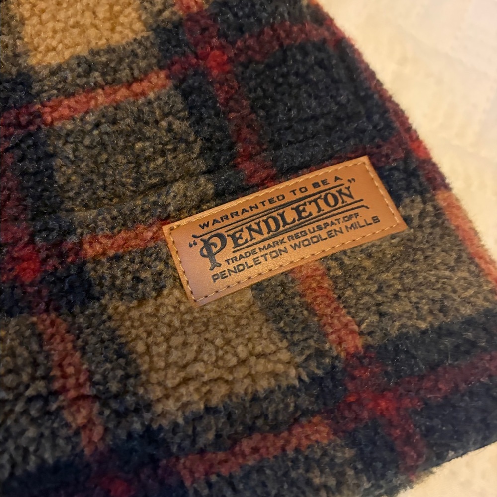 Pendleton | NWOT Ladies' Alder Berber Plaid Fleece Jacket - Picture 4 of 5